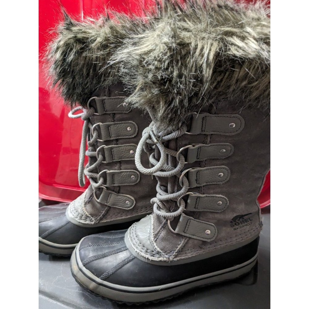 Sorel WOMEN'S Joan Of Arctic Winter Snow Boots Size 6 US Gray Suede Faux Fur